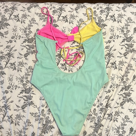Bright color block one piece cutout swimsuit - Picture 2 of 3